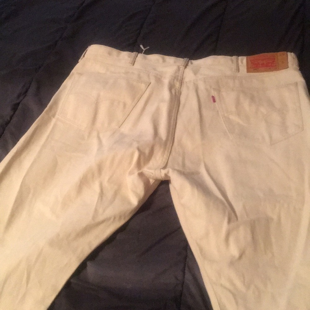 Men Levi Size 44